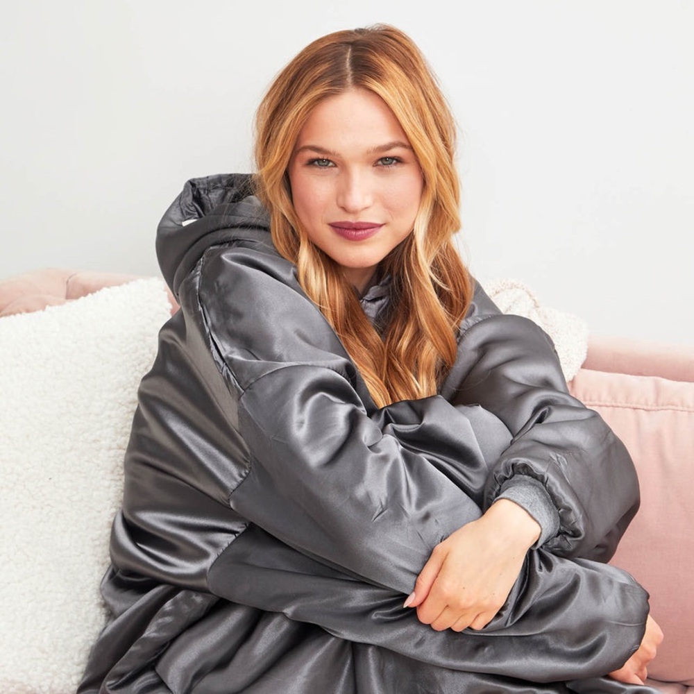 New packaged KITSCH Charcoal satin glazey Unisex wearable weighted blanket